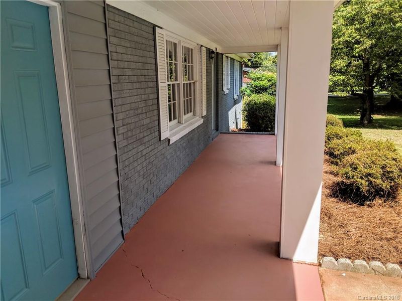 205 Greenbriar Rd, Statesville, NC 28625