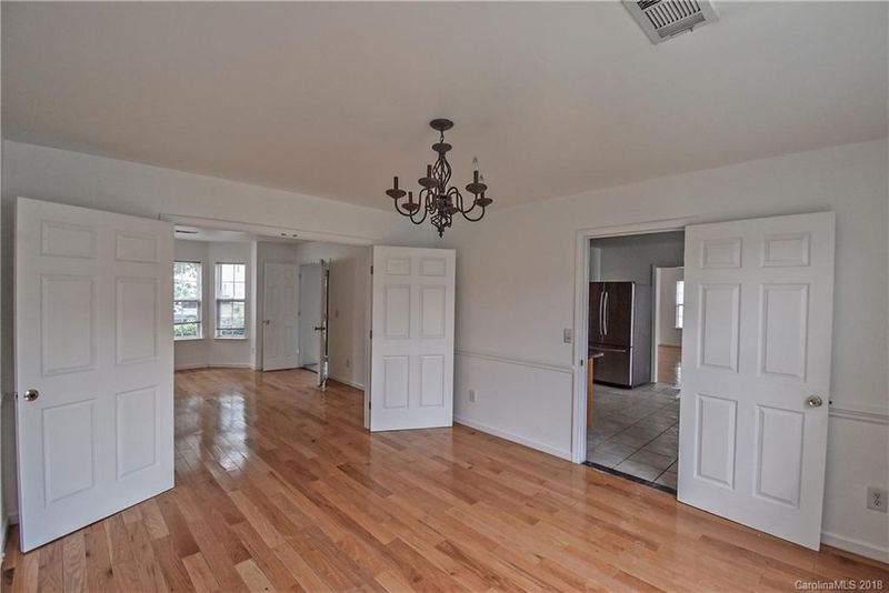 5604 Thompson Rd, Charlotte, NC 28216