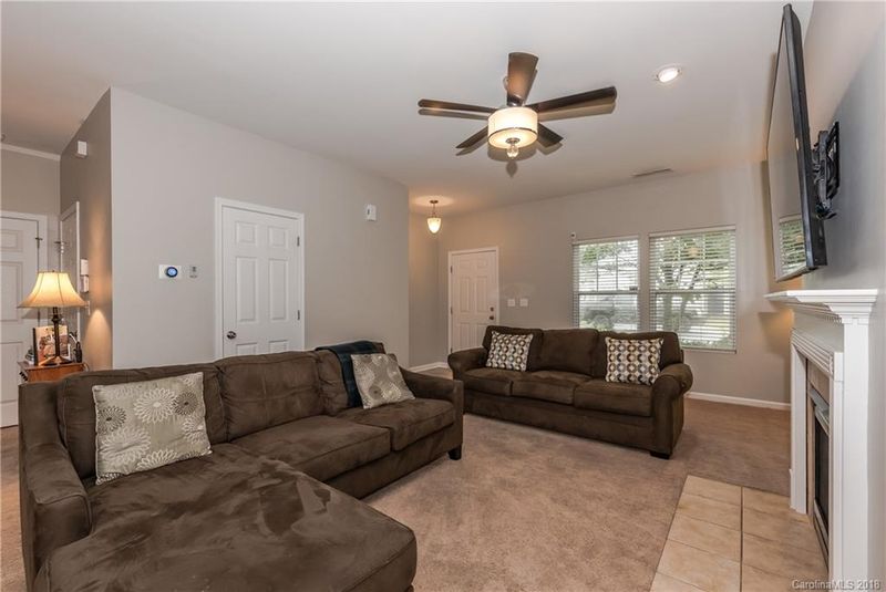 1612 Lynford Dr, Charlotte, NC 28215