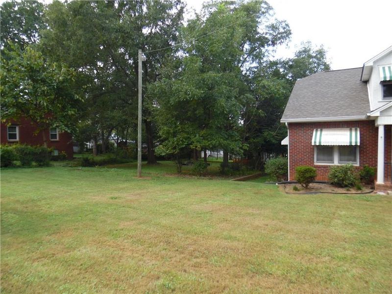 604 S Ashe Ave S, Newton, NC 28658