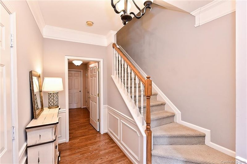 5435 Dockery Dr, Charlotte, NC 28209