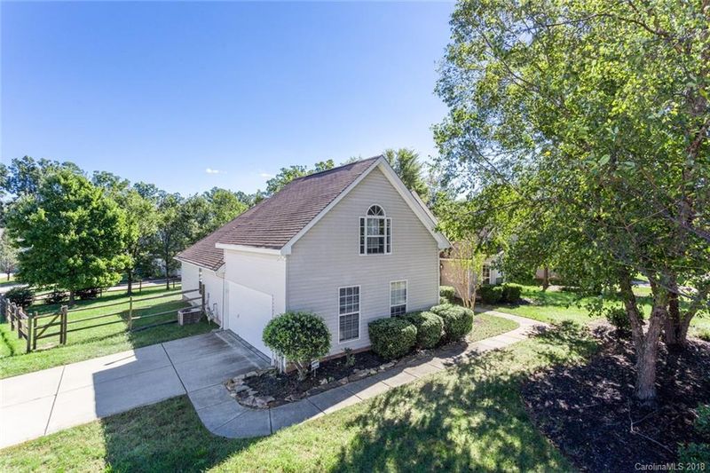 9142 Swallow Tail Ln, Charlotte, NC 28269