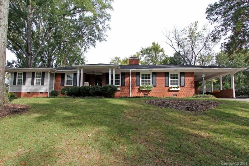 301 Scofield Rd, Charlotte, NC 28209