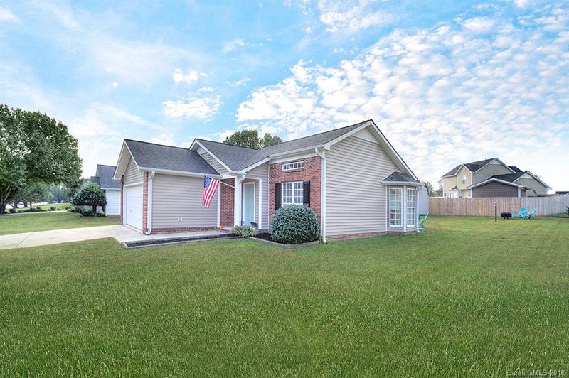 4663 Falcon Chase Dr, Concord, NC 28027