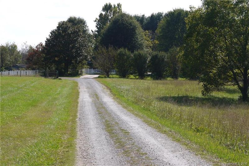2099 St Johns Church Rd, Conover, NC 28613