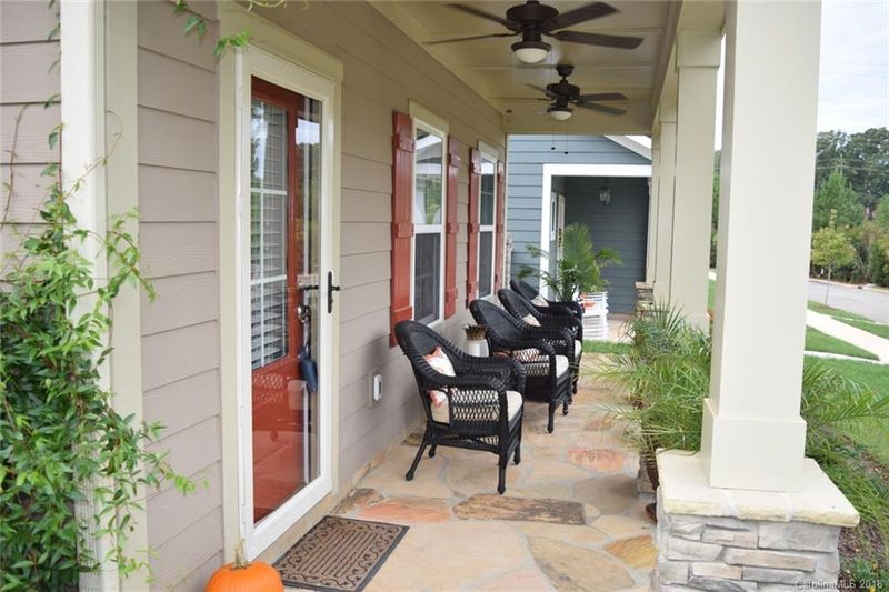 7556 Fairway Villa Cir, Denver, NC 28037