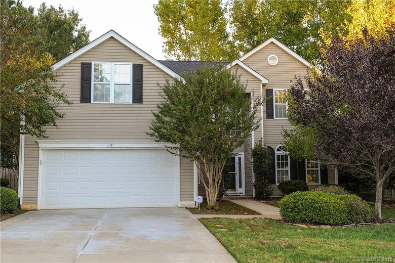 9904 Southampton Commons Dr, Charlotte, NC 28277