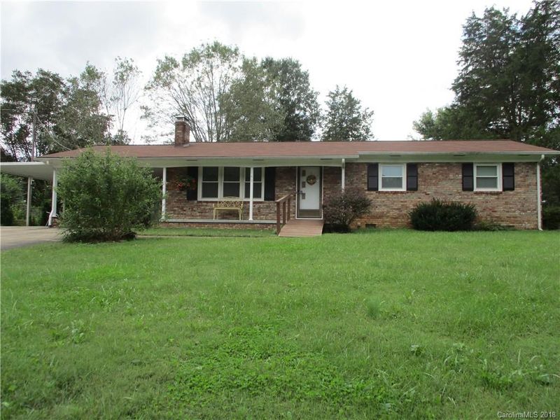 143 E Edison Dr, Statesville, NC 28625