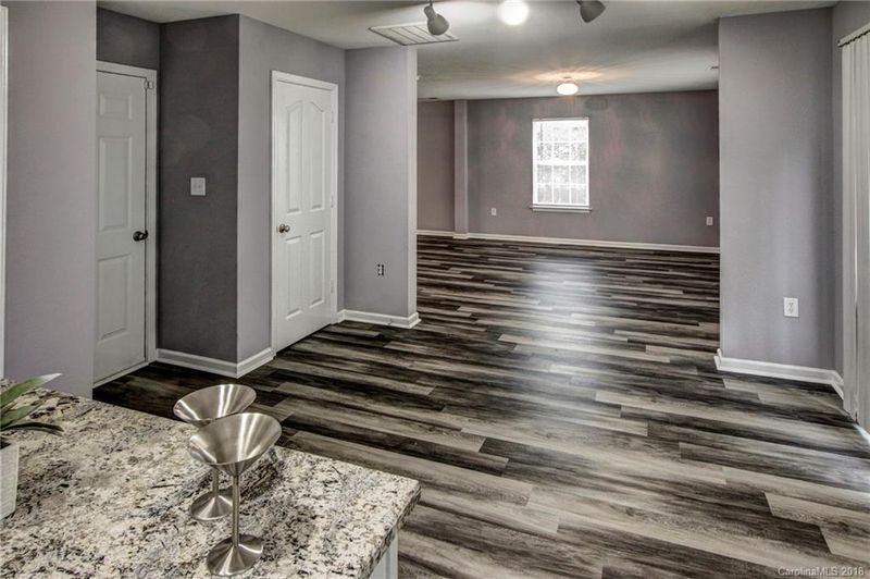 2541 Mulberry Pond Dr, Charlotte, NC 28208