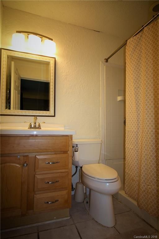 1441 Pine Ridge Dr, Gastonia, NC 28054