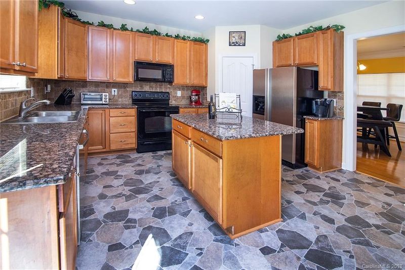 2918 Island Point Dr, Concord, NC 28027