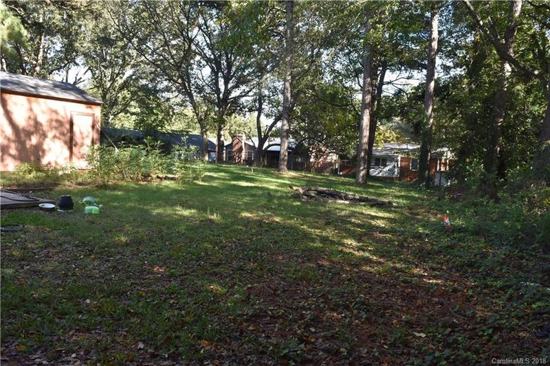 4835 Harcourt Ln, Charlotte, NC 28212