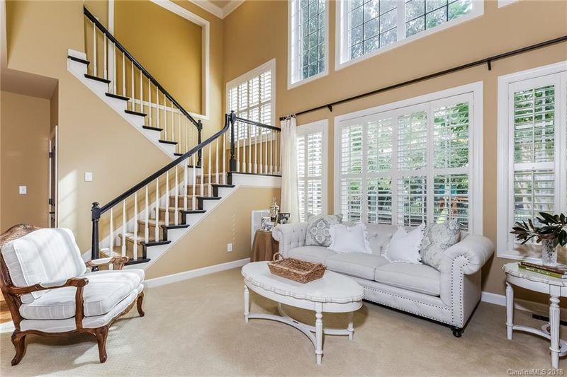 8907 Hammersley Dr, Waxhaw, NC 28173
