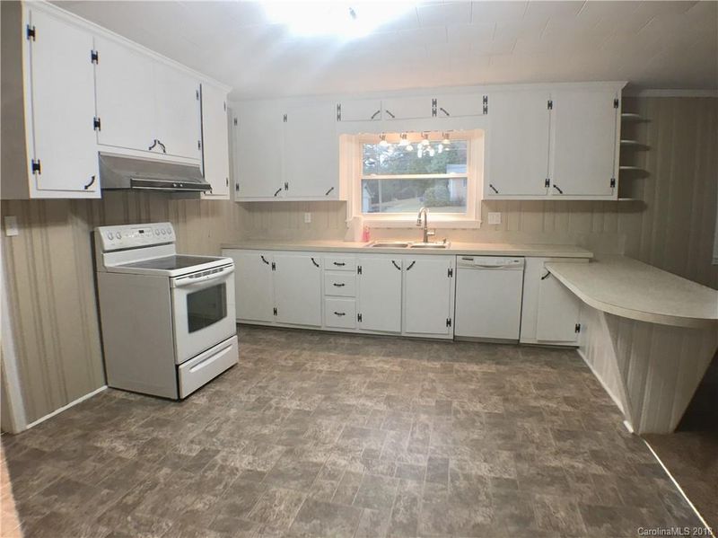 943 Page St, Mount Pleasant, NC 28124