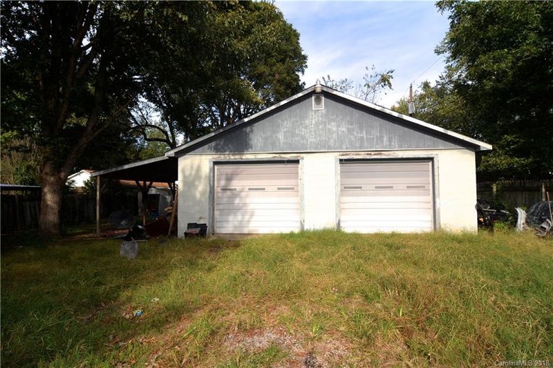 1224 Stallings Rd, Matthews, NC 28104