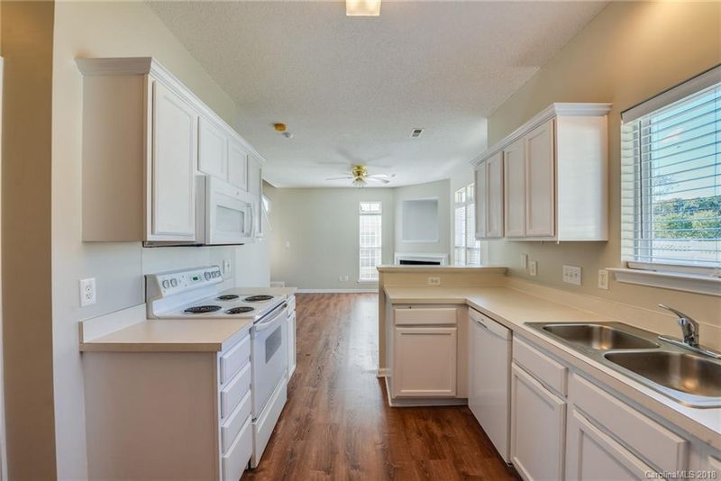 5301 Timbertop Ln, Charlotte, NC 28215