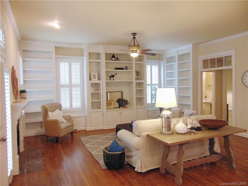 708 E 9th St, Charlotte, NC 28202