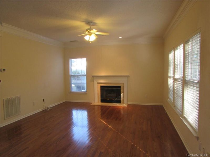 8941 Steelechase Dr, Charlotte, NC 28273
