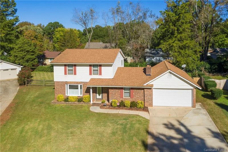1109 Berry Ridge Rd, Charlotte, NC 28270
