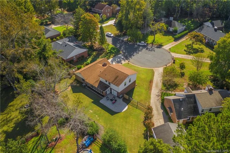 1109 Berry Ridge Rd, Charlotte, NC 28270