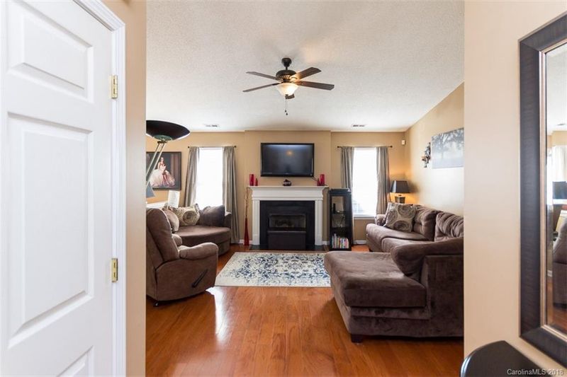 165 Brookstone Dr, Mount Holly, NC 28120