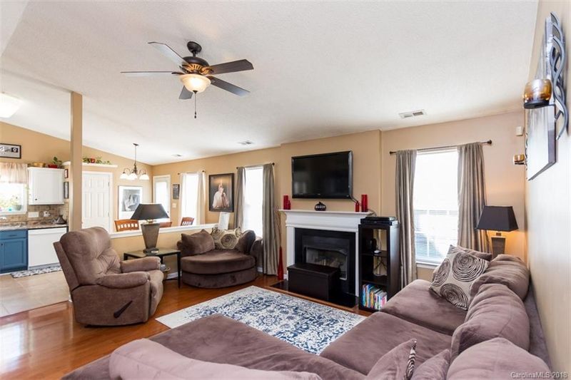 165 Brookstone Dr, Mount Holly, NC 28120