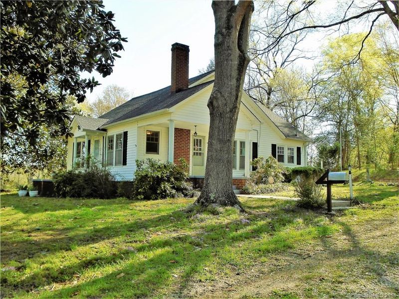 102 6th Ave NE, Catawba, NC 28609