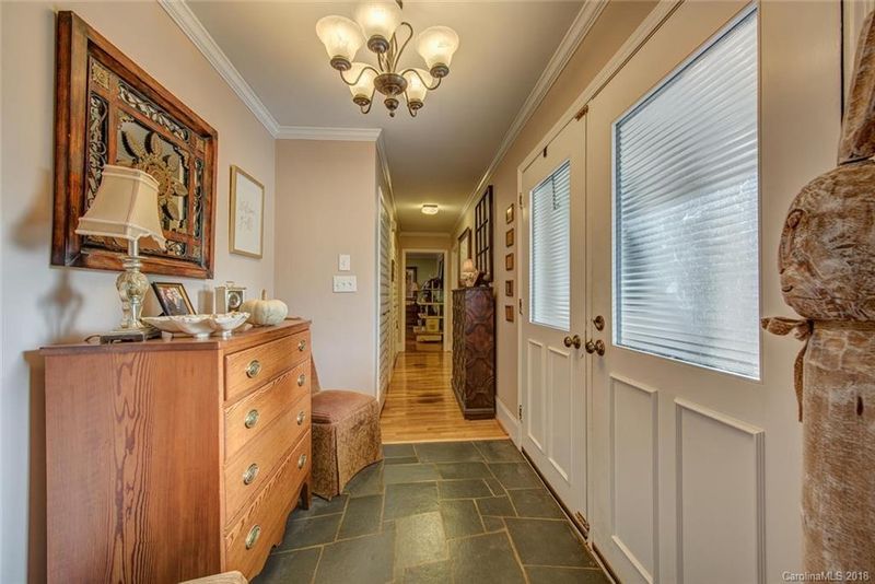 633 Rosemary Ln, Gastonia, NC 28054