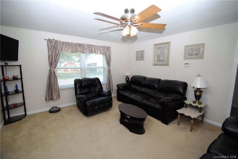 2920 Starnes Rd, Charlotte, NC 28214