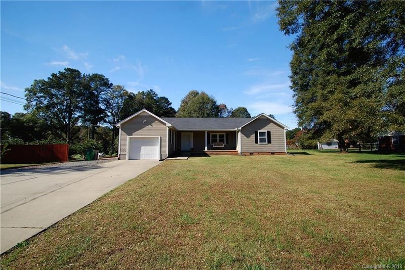 2920 Starnes Rd, Charlotte, NC 28214