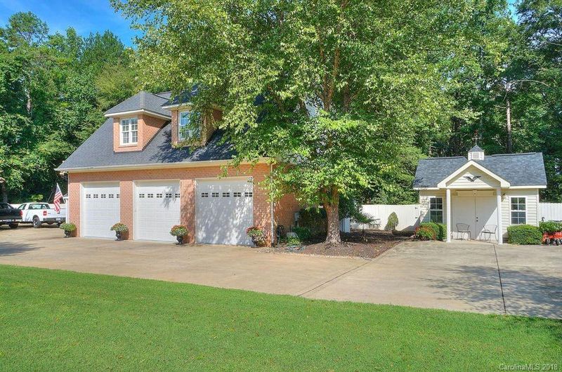 10213 Washam Potts Rd, Cornelius, NC 28031
