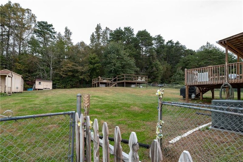 967 Village Cir, Hickory, NC 28602
