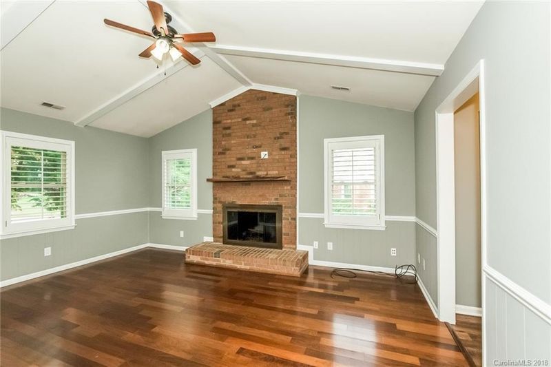 6200 Hickory Forest Dr, Charlotte, NC 28277