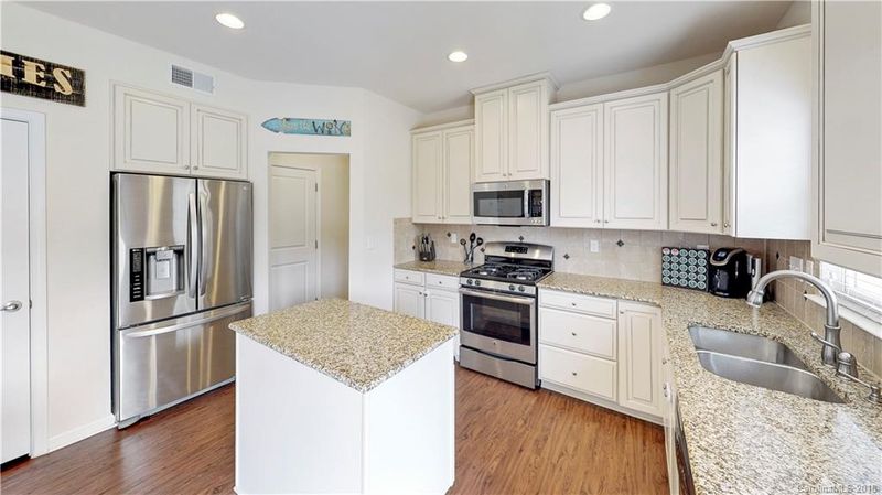 7411 Dover Mill Dr, Concord, NC 28025