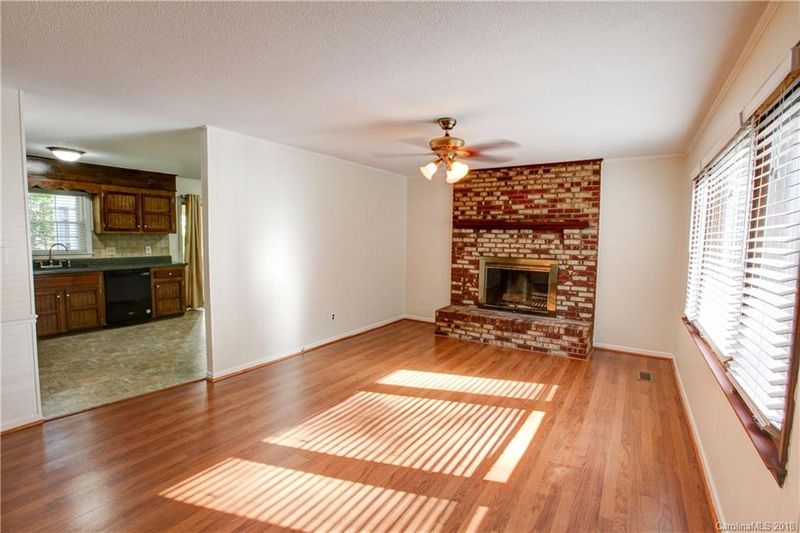4304 Pinto Ln, Gastonia, NC 28052