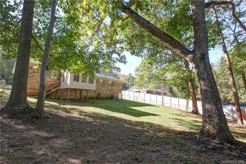 4304 Pinto Ln, Gastonia, NC 28052
