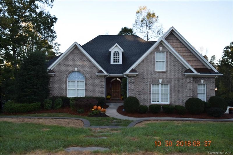 1034 Marguerite Dr, Lowell, NC 28098