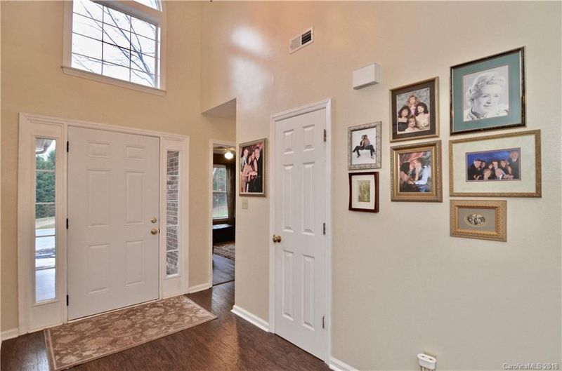 171 Diamond Dr, Mooresville, NC 28117