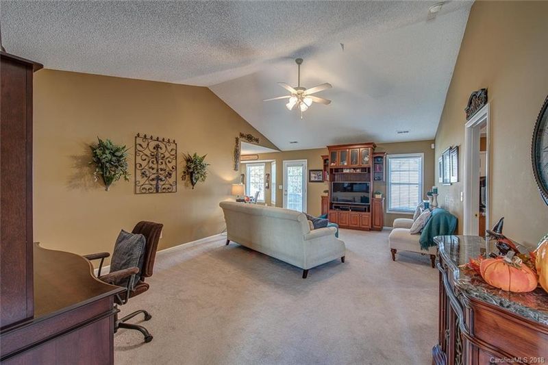 4471 Timberwood Dr, Gastonia, NC 28056