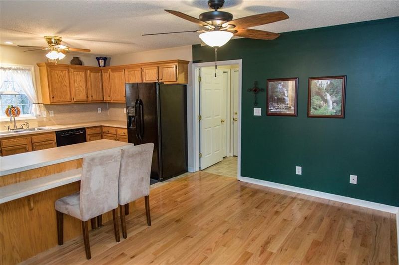 76 34th Ave NW, Hickory, NC 28601
