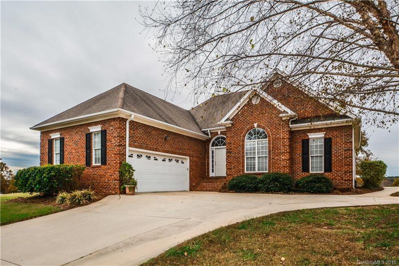 120 E Tattersall Dr, Statesville, NC 28677