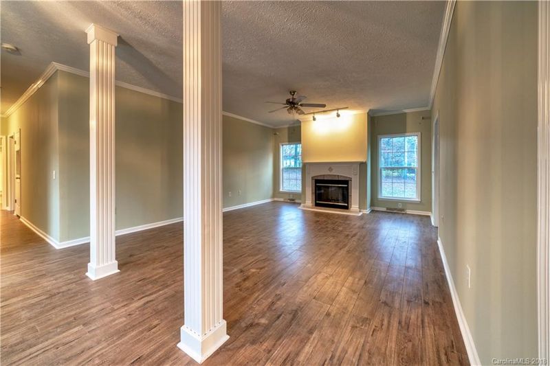 517 James C Ln, Dallas, NC 28034
