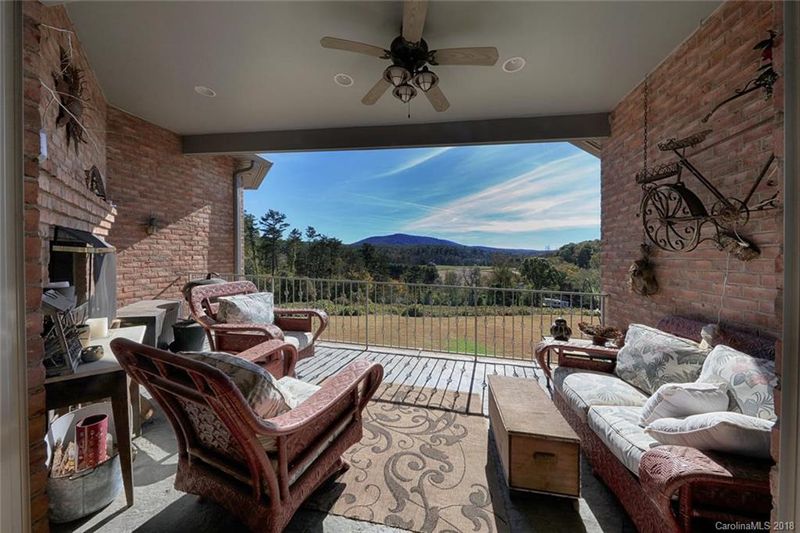 2546 Old Shelby Rd, Hickory, NC 28602