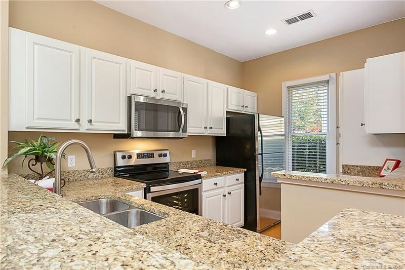 1017 Park West Dr, Charlotte, NC 28209