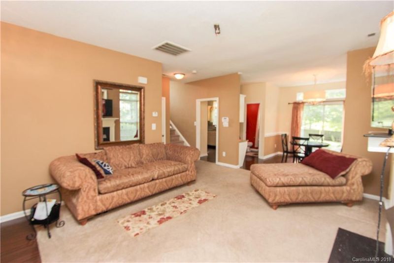 9905 Northwoods Forest Dr, Charlotte, NC 28214
