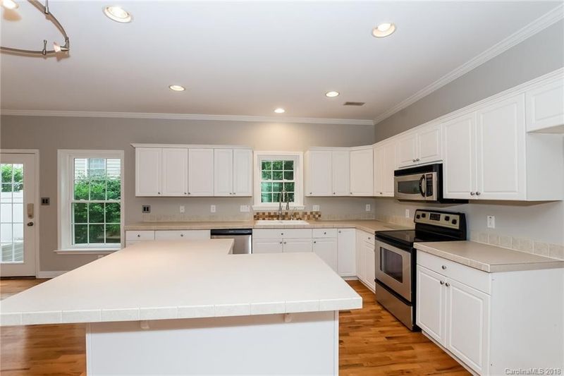 7004 Walnut Ridge Ct, Charlotte, NC 28217