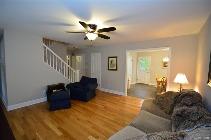 6996 Forest Manor Dr, Denver, NC 28037