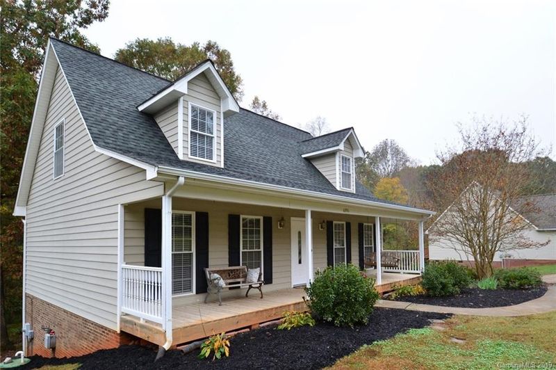 6996 Forest Manor Dr, Denver, NC 28037
