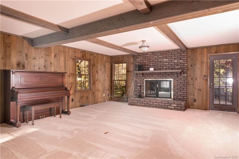 201 Wade Hampton Dr, Matthews, NC 28104