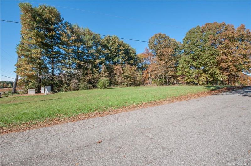 105 Colonial Heights Ln, Statesville, NC 28625
